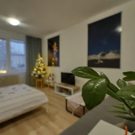 شقة Apartman Tatranska Lomnica